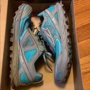 Altra lone peak 4 size 9 teal/gray